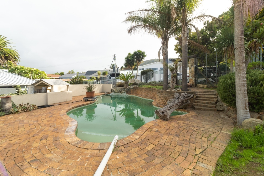 4 Bedroom Property for Sale in Avondale Western Cape